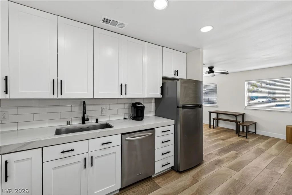 509 Palmhurst, Las Vegas, NV 89145