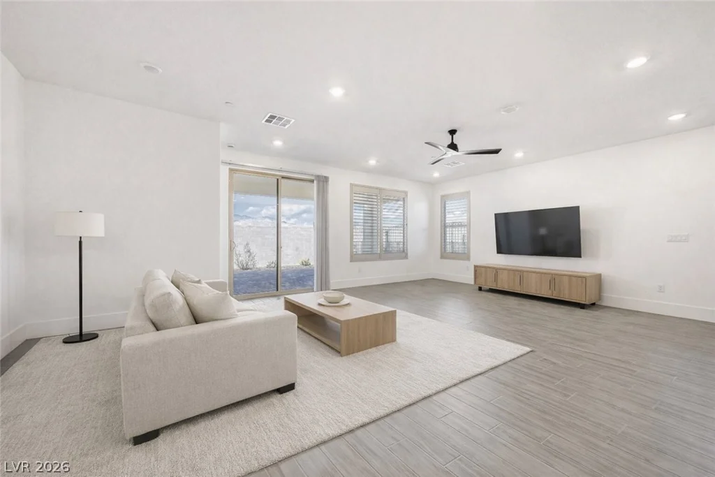 10082 Sangria Sunrise, Las Vegas, NV 89143