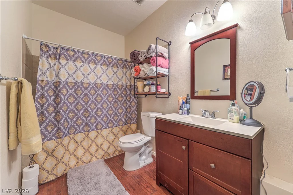 5415 Harmon, Las Vegas, NV 89103