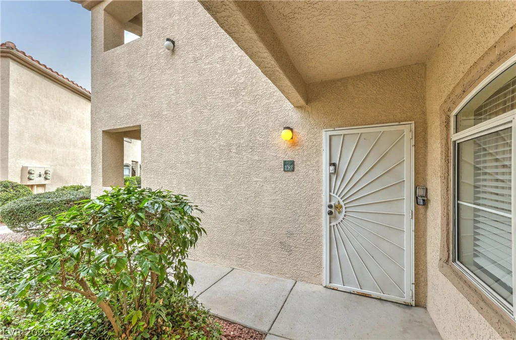 5415 Harmon, Las Vegas, NV 89103