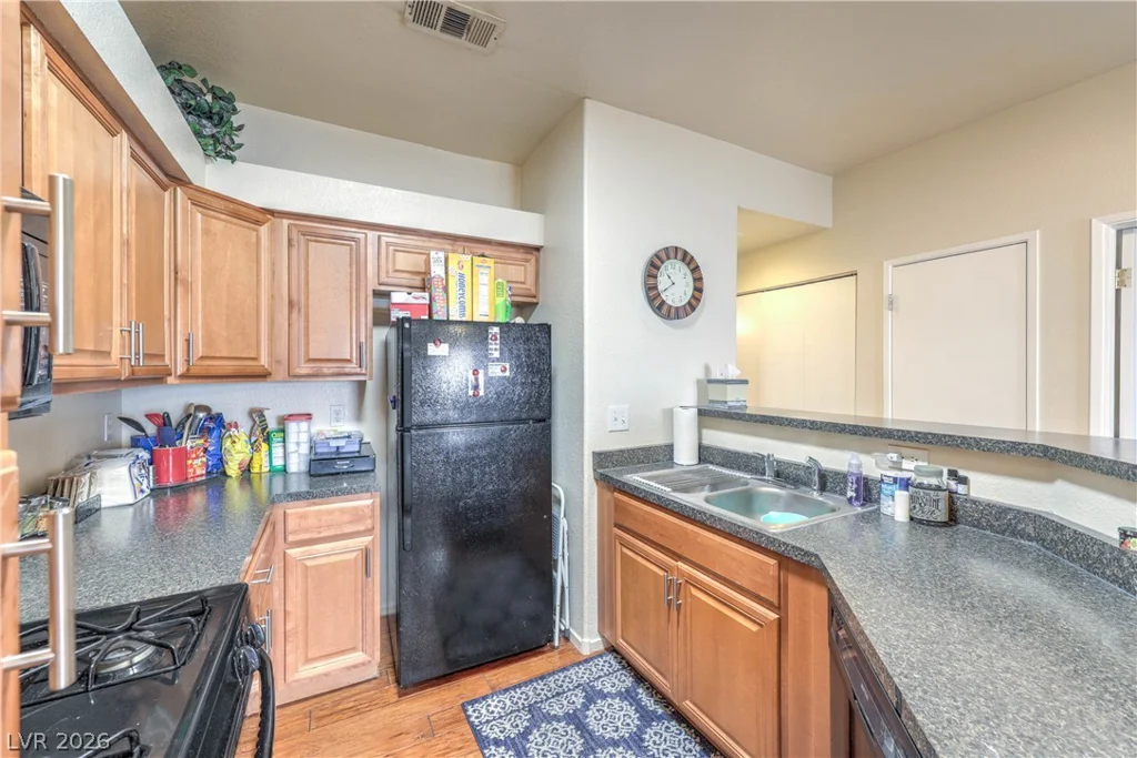 5415 Harmon, Las Vegas, NV 89103
