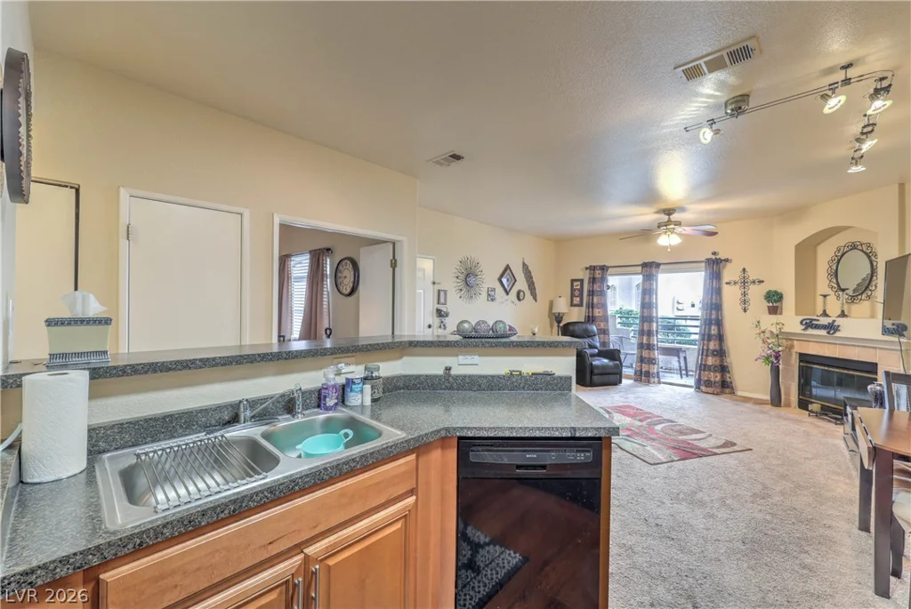 5415 Harmon, Las Vegas, NV 89103