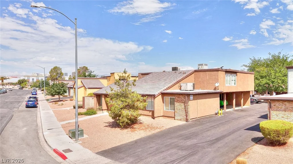1500 Hialeah, Las Vegas, NV 89119