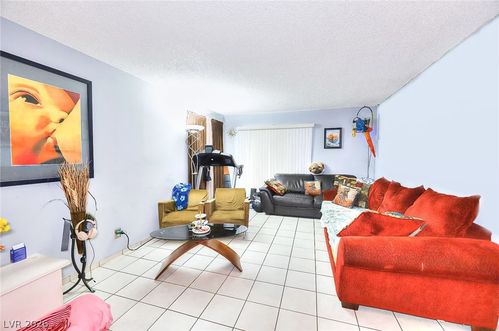 1500 Hialeah, Las Vegas, NV 89119