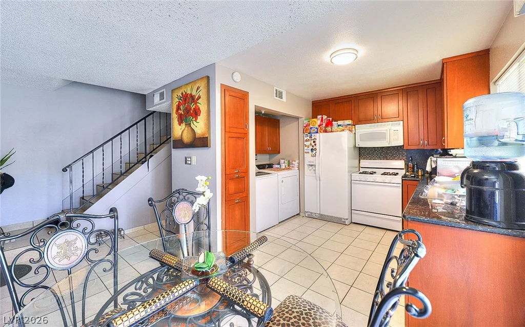 1500 Hialeah, Las Vegas, NV 89119