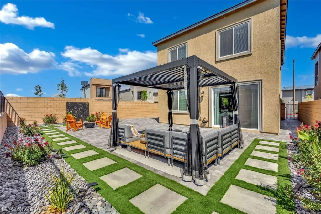 8907 Roadrunner Ravine, Las Vegas, NV 89166