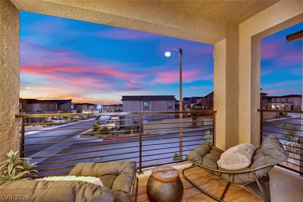 8907 Roadrunner Ravine, Las Vegas, NV 89166