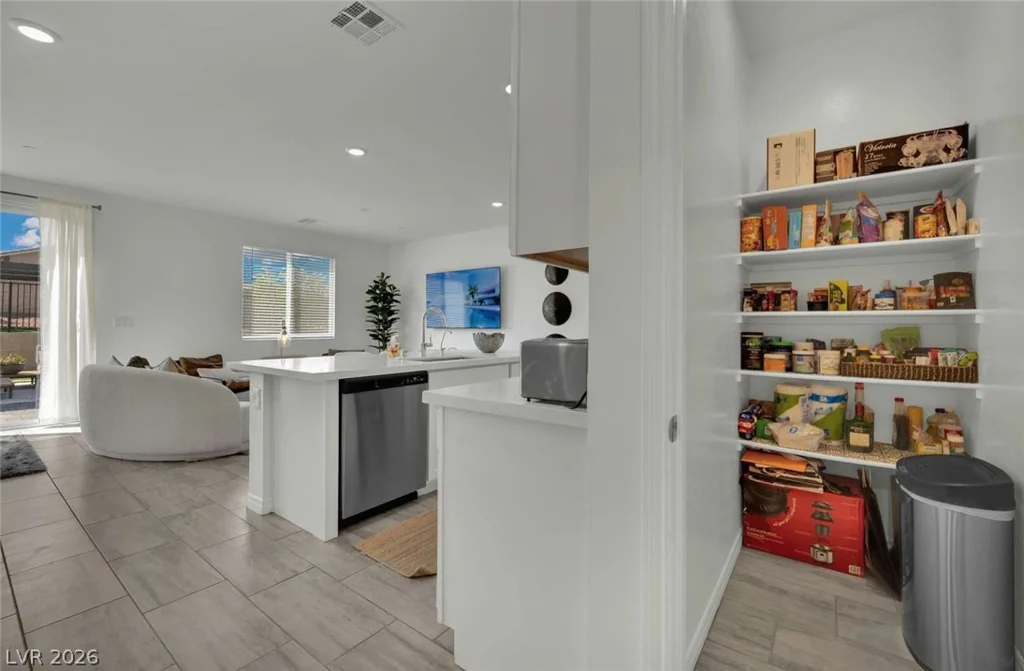 8907 Roadrunner Ravine, Las Vegas, NV 89166