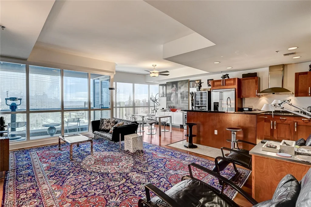 4525 Dean Martin, Las Vegas, NV 89103