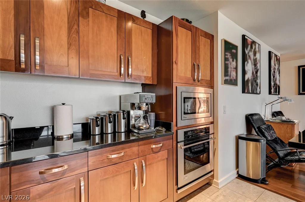 4525 Dean Martin, Las Vegas, NV 89103