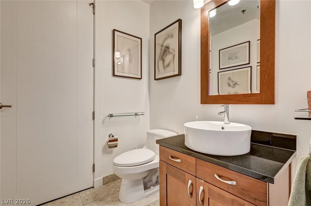 4525 Dean Martin, Las Vegas, NV 89103