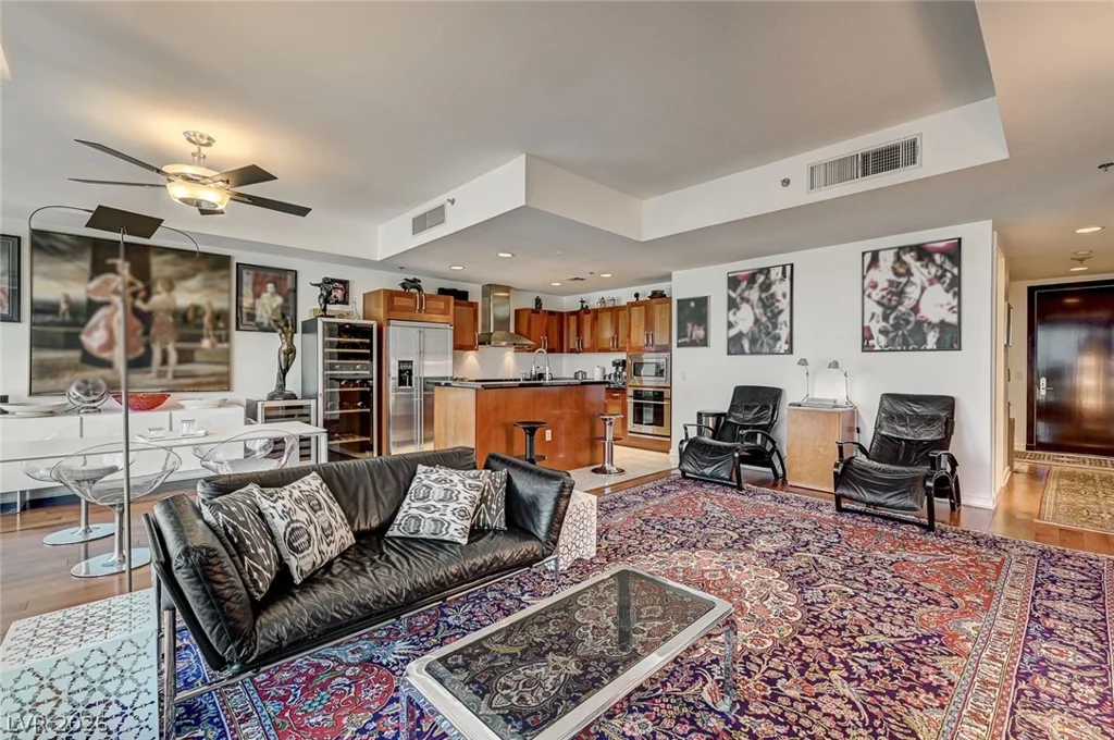 4525 Dean Martin, Las Vegas, NV 89103