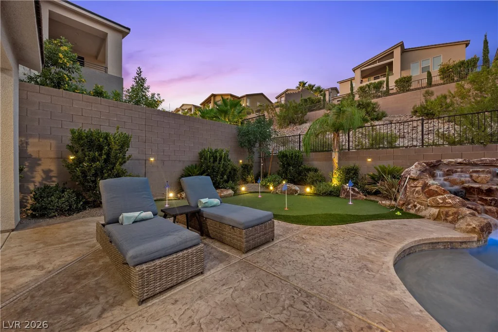 28 Vista Outlook, Henderson, NV 89011