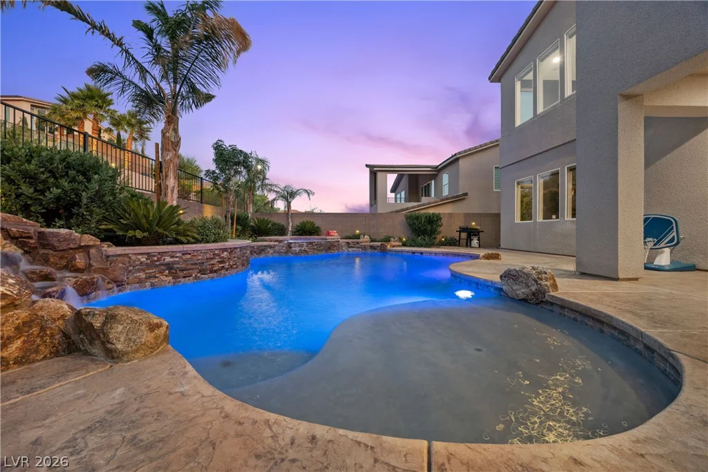28 Vista Outlook, Henderson, NV 89011