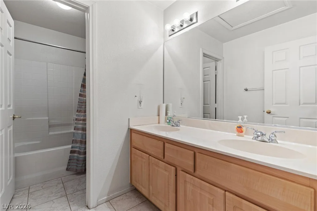 4261 Flaming Ridge, Las Vegas, NV 89147