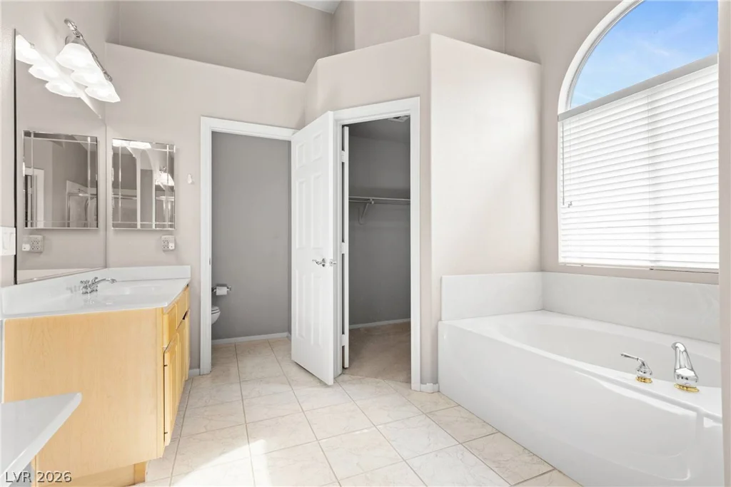 4261 Flaming Ridge, Las Vegas, NV 89147