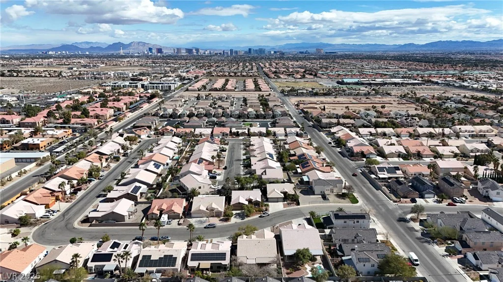 4261 Flaming Ridge, Las Vegas, NV 89147