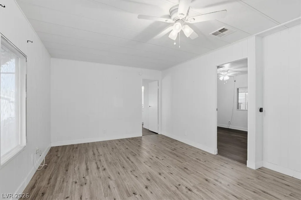 4570 Royal Ridge, Las Vegas, NV 89103