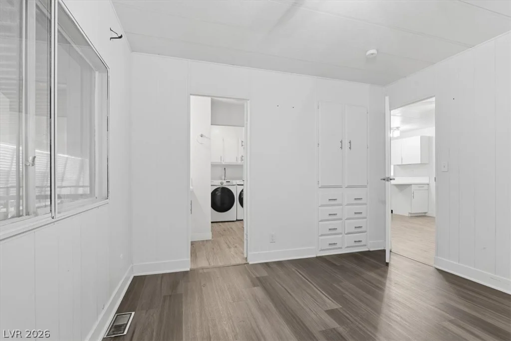 4570 Royal Ridge, Las Vegas, NV 89103