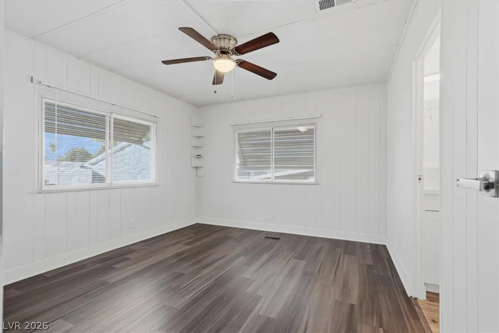 4570 Royal Ridge, Las Vegas, NV 89103