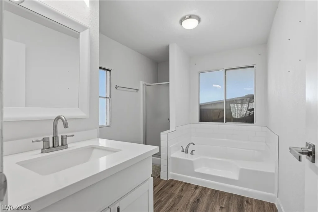 4570 Royal Ridge, Las Vegas, NV 89103