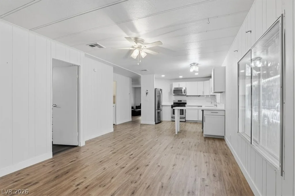 4570 Royal Ridge, Las Vegas, NV 89103