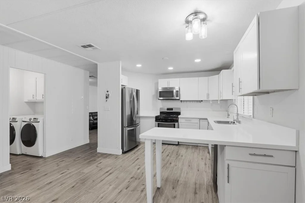 4570 Royal Ridge, Las Vegas, NV 89103