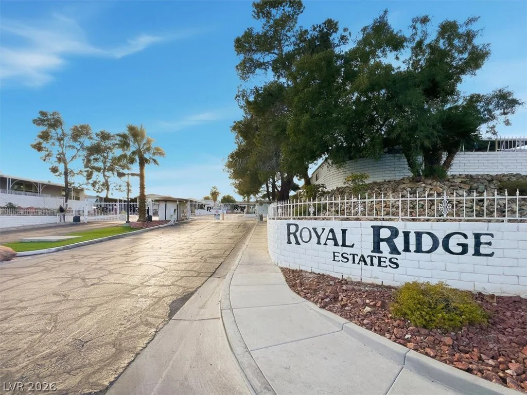4570 Royal Ridge, Las Vegas, NV 89103