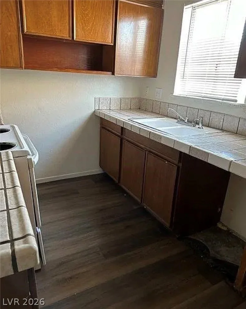 3955 Ventura, Las Vegas, NV 89121