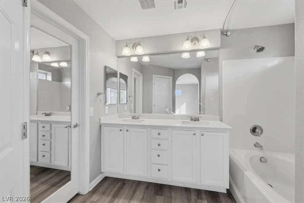 10081 Tenerife, Las Vegas, NV 89178