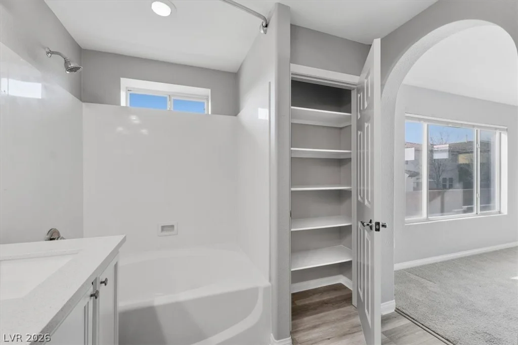 10081 Tenerife, Las Vegas, NV 89178