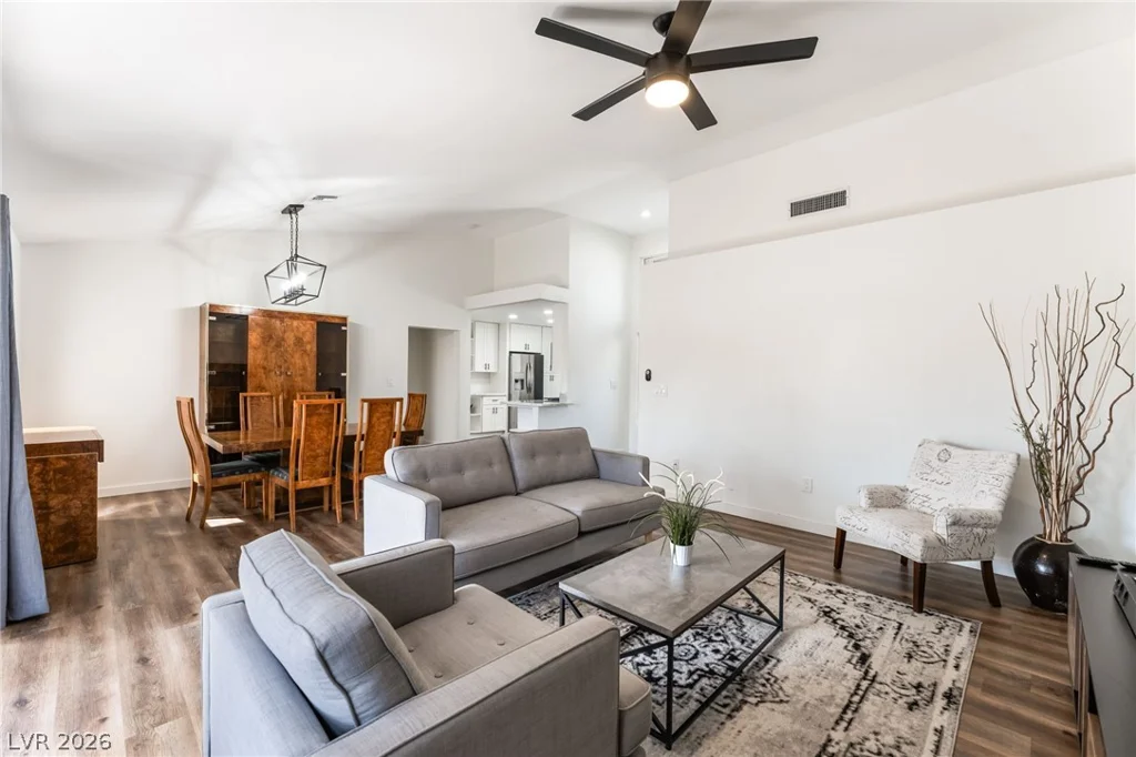 9657 Blue Bell, Las Vegas, NV 89134
