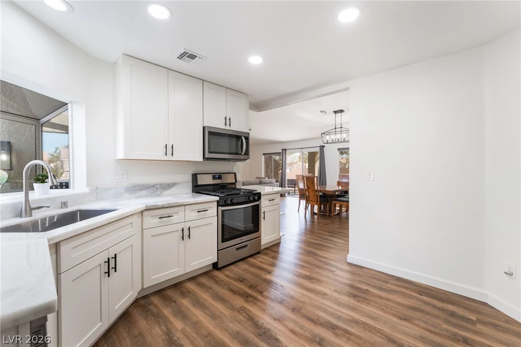 9657 Blue Bell, Las Vegas, NV 89134