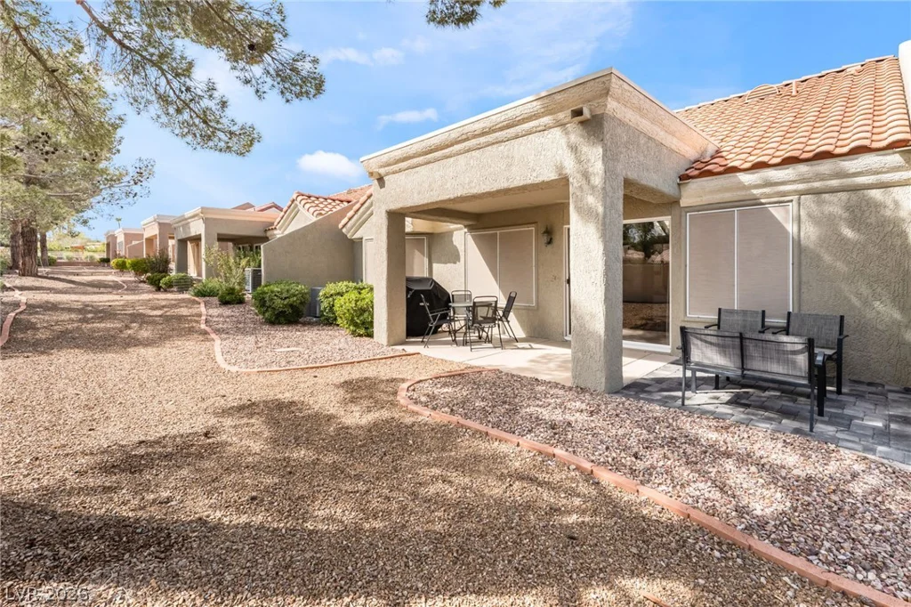 9657 Blue Bell, Las Vegas, NV 89134