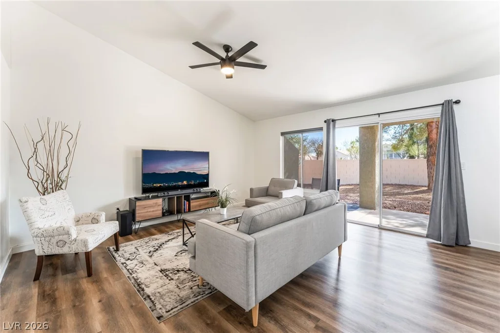 9657 Blue Bell, Las Vegas, NV 89134