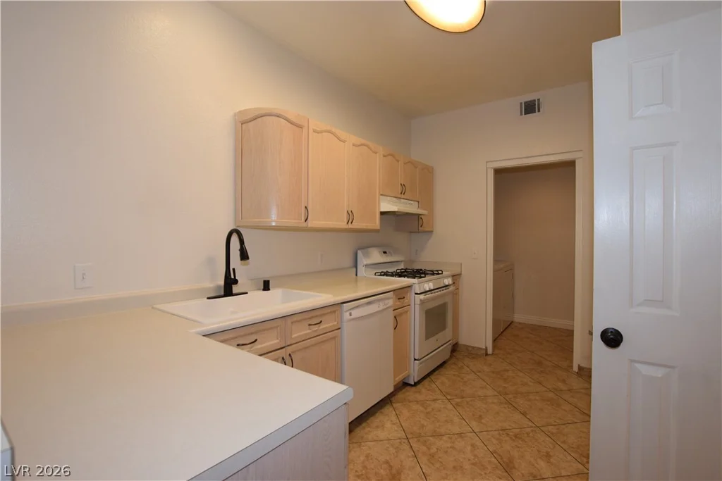2624 Twin Pines, Henderson, NV 89074