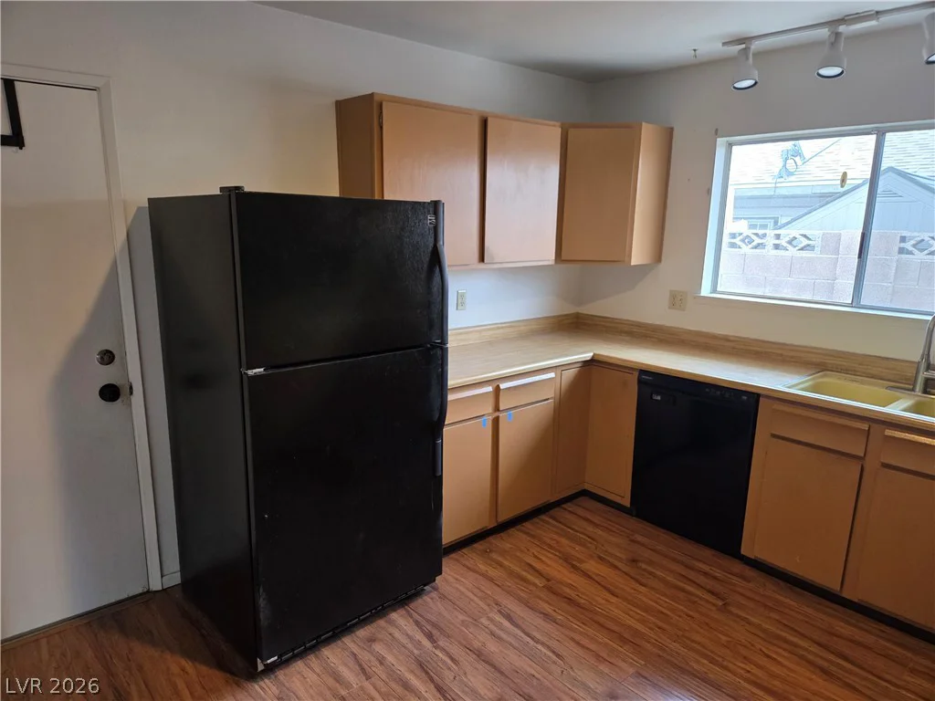 7725 Genzer, Las Vegas, NV 89145