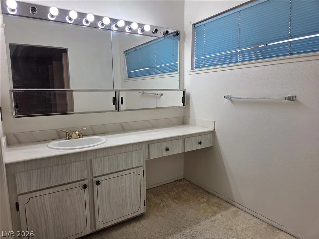 7725 Genzer, Las Vegas, NV 89145
