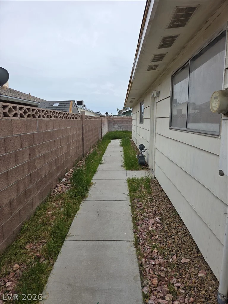 7725 Genzer, Las Vegas, NV 89145