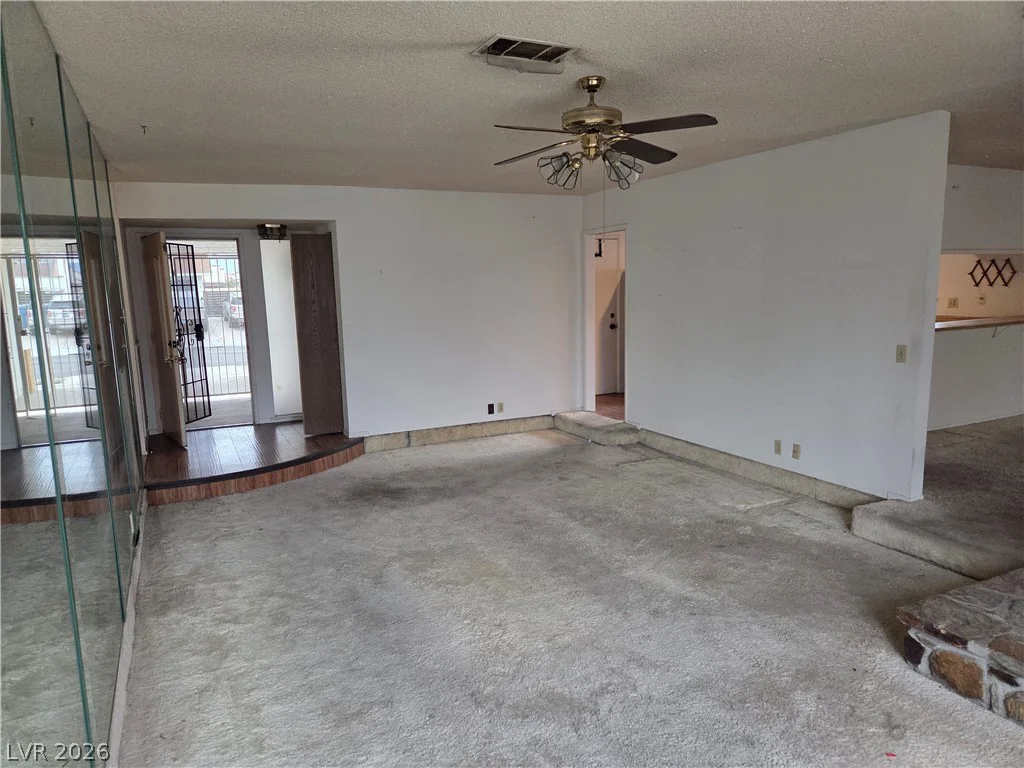 7725 Genzer, Las Vegas, NV 89145