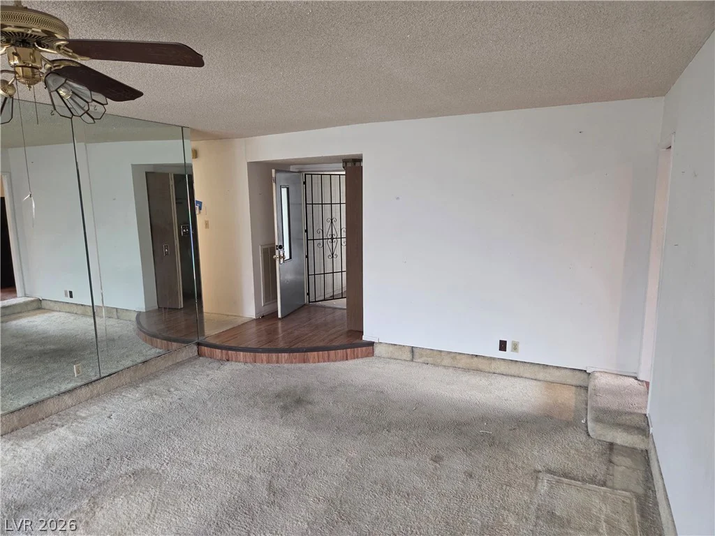 7725 Genzer, Las Vegas, NV 89145
