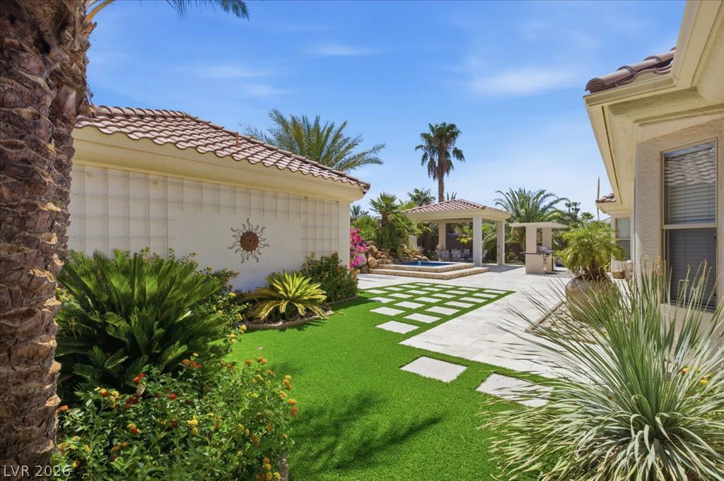 2204 Trident Maple, Las Vegas, NV 89117