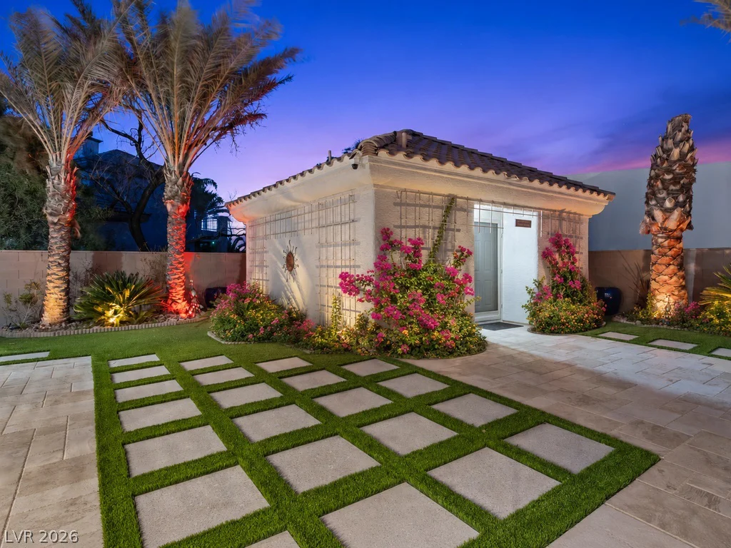 2204 Trident Maple, Las Vegas, NV 89117