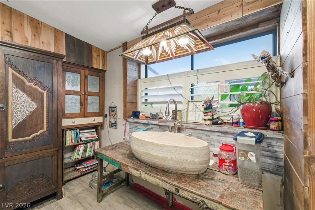 5701 Bonnie, Pahrump, NV 89048