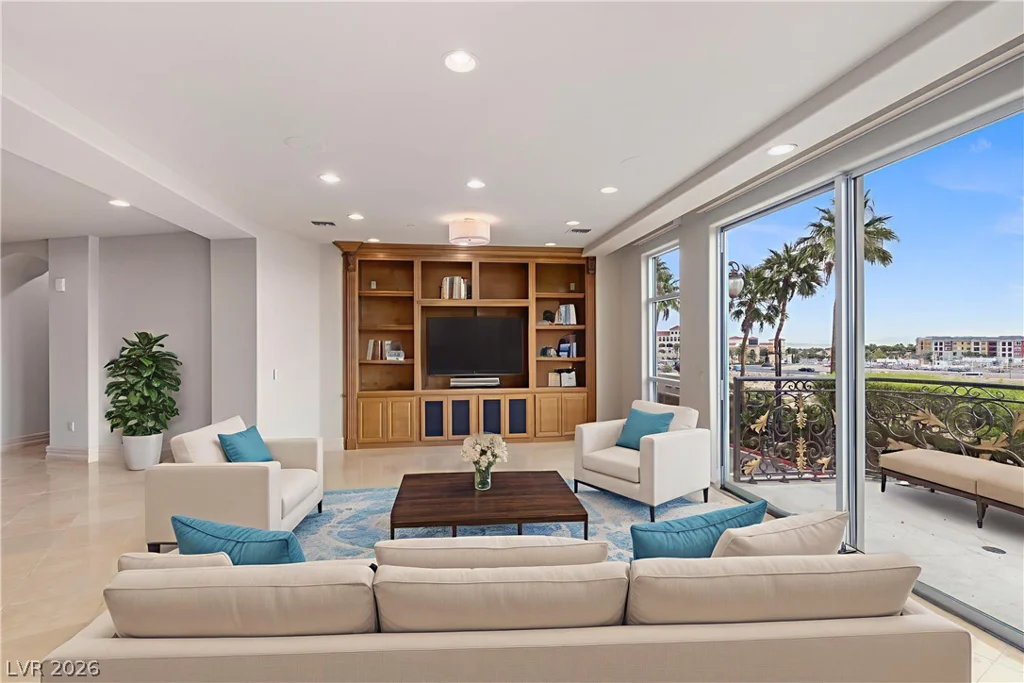 9101 Alta, Las Vegas, NV 89145