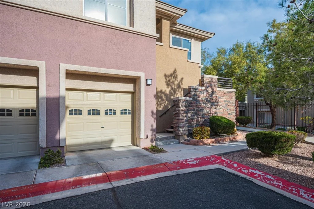 800 Peachy Canyon, Las Vegas, NV 89144