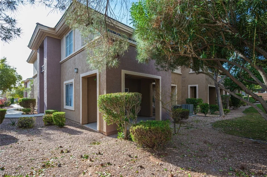 800 Peachy Canyon, Las Vegas, NV 89144