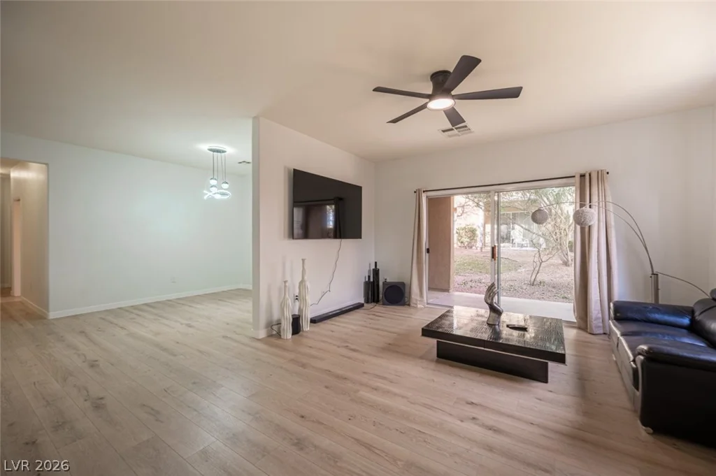 800 Peachy Canyon, Las Vegas, NV 89144