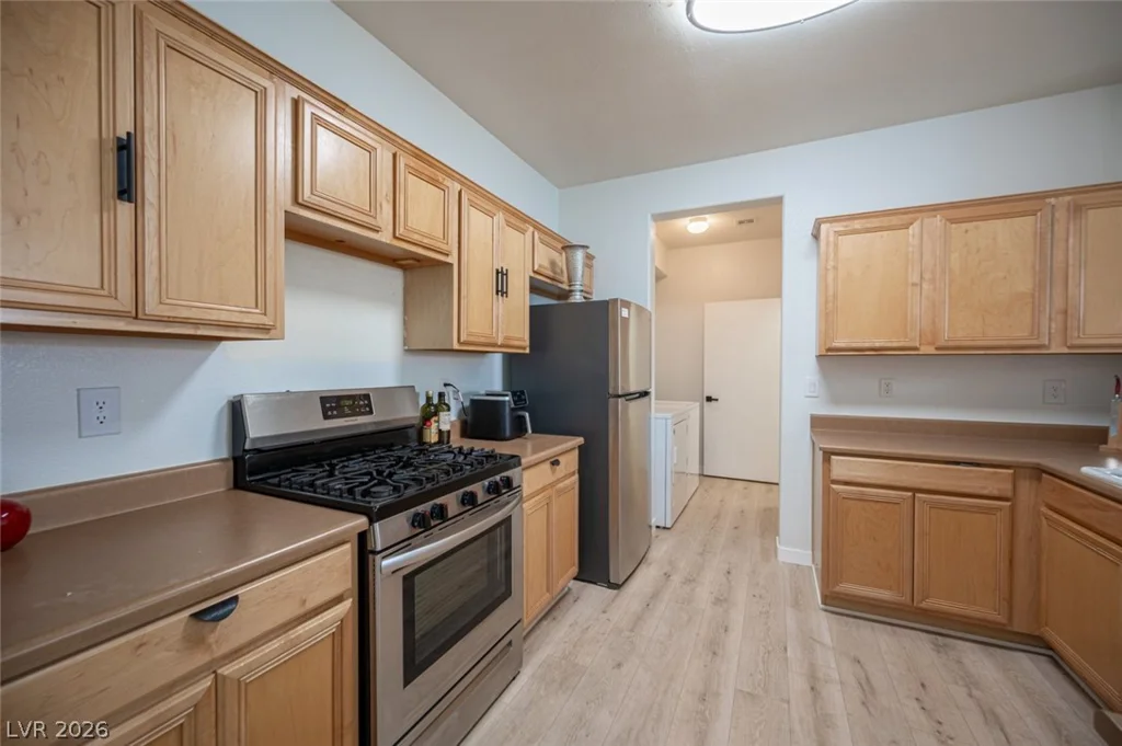 800 Peachy Canyon, Las Vegas, NV 89144