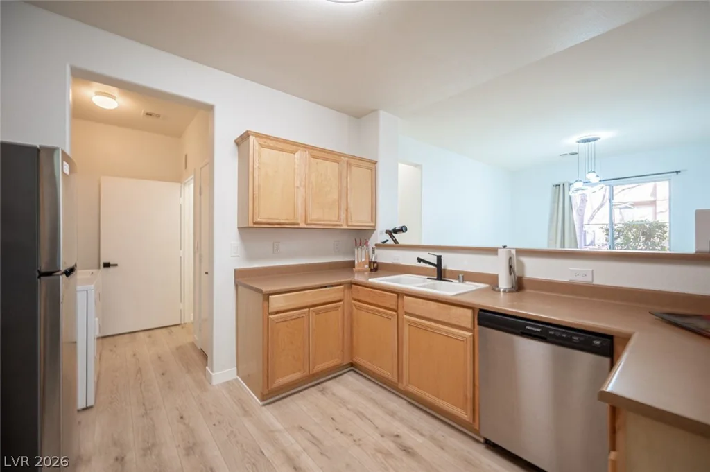 800 Peachy Canyon, Las Vegas, NV 89144